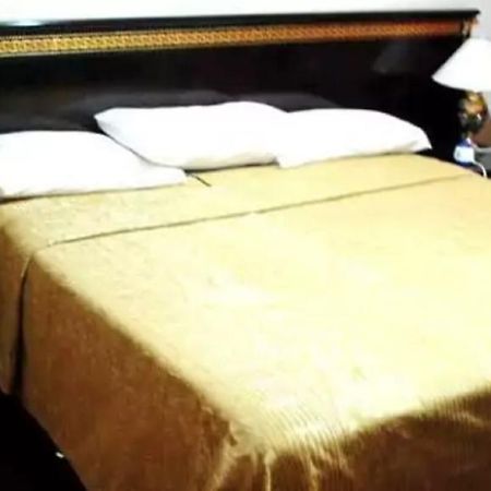 Hotel Palm Beach วากาดูกู ภายนอก รูปภาพ