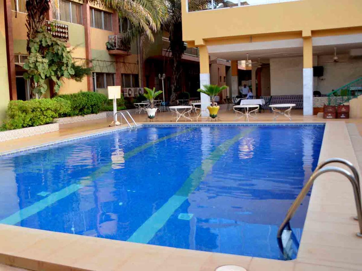 Hotel Palm Beach วากาดูกู ภายนอก รูปภาพ