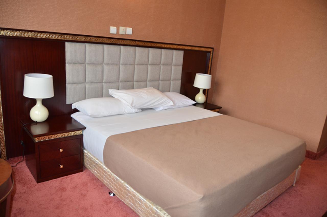 Hotel Palm Beach วากาดูกู ภายนอก รูปภาพ